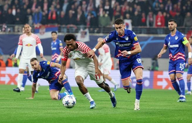 RB Leipzig Red Star Belgrade Champions League Leipzig, 25 10 2023, Red Bull Arena, Champions League, Group G, Matchday 3 , RB LEIPZIG vs RED STAR BELGRAD 3 1 1 0 , Pictured f l Lois Openda 17, RB Leipzig and Stefan Mitrovic 80, Belgrade , Picture Point