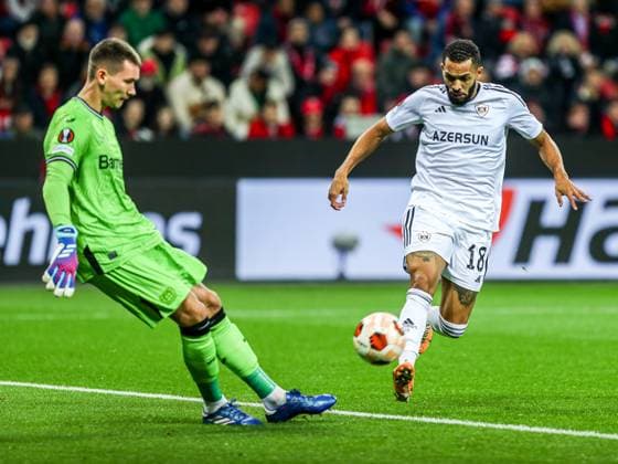 Juninho Qarabag Agdam, 18 one-on-one with goalkeeper Matej Kovar Bayer 04 Leverkusen, 17 , GER, Bayer 04 Leverkusen vs Qarabag Agdam, UEFA Europa League 2023 24, group stage, match day 3, 26 10 2023, GER, Bayer 04 Leverkusen vs Qarabag Agdam, UEFA Europa League 2023 24, group stage, match day 3, 26 10 2023, Photo Eibner Press Photo Gabriel Boia Leverkusen. Copyright: xGabrielxBoiax EP_EER