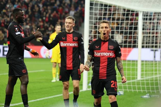 GER, UEFA EL Bayer 04 Leverkusen GER vs Qarabag Agdam AZE 26 10 2023, BayArena, Leverkusen, Europalegue, group stage, matchday 3, GER, UEFA EL Bayer 04 Leverkusen GER vs Qarabag Agdam AZE , pictured goal celebration cheer run, Alejandro Grimaldo Leverkusen 20 , Florian Wirtz Leverkusen 10 , nordphotoxGmbHx xMeuter nph00351