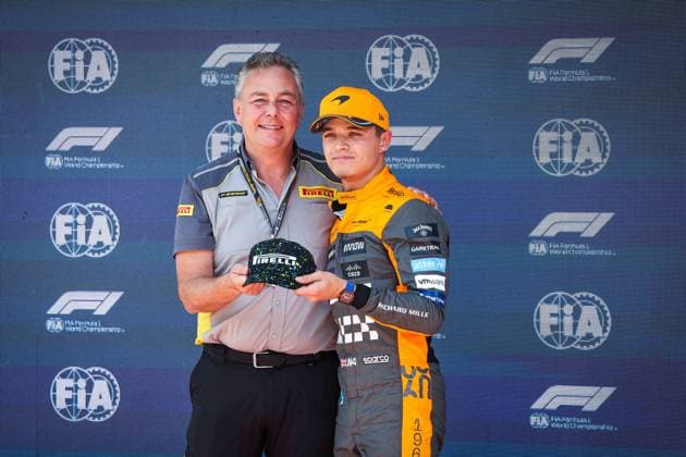 Sport Bilder des Tages NORRIS Lando (gbr), McLaren F1 Team MCL60, ISOLA Mario (ita), Motorsport Racing Manager of Pirelli, portrait during the 2023 Formula 1 Rolex Grande Premio de Sao Paulo, 20th round of the 2023 Formula One World Championship, WM, Weltmeisterschaft from November 3 to 5, 2023 on the Autodromo Josà Carlos Pace, in Sao Paulo, Brazil - F1 - SAO PAULO GRAND PRIX 2023 DPPI Panoramic 00123044_G0OD1093