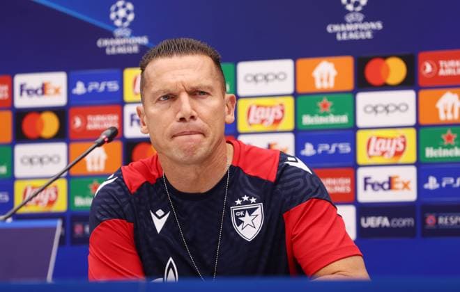 Red Star Belgrade RB Leipzig PK Champions League Beograd, 06 11 2023, Stadion Rajko Mitic, Fußball , UEFA Champions League, Gruppe G , 4 Spieltag, Matchday 1 , Red Star Belgrade vs RB Leipzig , Press conference before the match , Im Bild Trainer Barak Bakhar Red Star Belgrade , Foto nur zur redaktionellen Nutzung bestimmt , UEFA regulations prohibit any use of photographs as image sequences and or quasi video ,