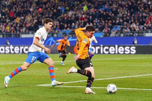 Goal kick Goal chance Giorgi Gocholeishvili Shakhtar Donetsk, 13 GER, Shakhtar Donetsk vs FC Barcelona, Football, Champions League, Group H, Matchday 4, 2023 2024 season, 07 11 2023 GER, Shakhtar Donetsk vs FC Barcelona, Football, Champions League, Group H, Matchday 4, 2023 2024 season, 07 11 2023 Hamburg Copyright: xEibner-Pressefoto MarcelxvonxFehrnx EP_MFN
