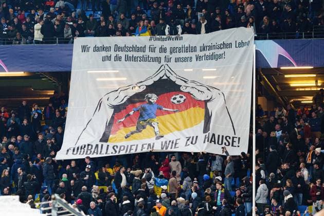 Banner Fans Shakhtar Donetsk GER, Shakhtar Donetsk vs FC Barcelona, Football, Champions League, Group H, Matchday 4, Season 2023 2024, 07 11 2023 GER, Shakhtar Donetsk vs FC Barcelona, Football, Champions League, Group H, Matchday 4, Season 2023 2024, 07 11 2023 Hamburg Copyright: xEibner-Pressefoto MarcelxvonxFehrnx EP_MFN