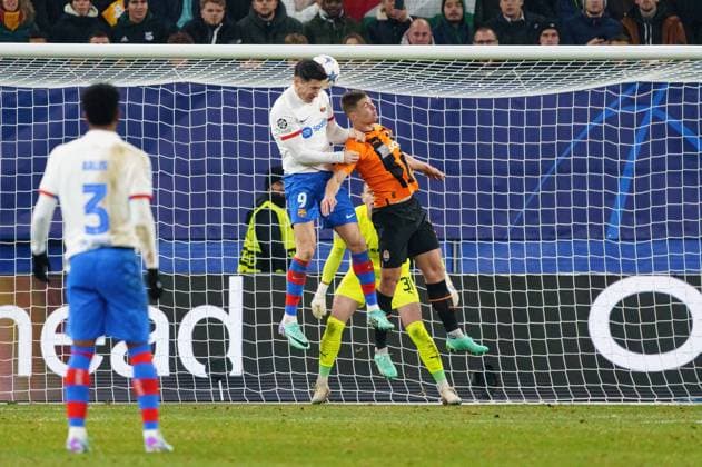 Robert Lewandowski FC Barcelona, 09 GER, Shakhtar Donetsk vs FC Barcelona, Football, Champions League, Group H, Matchday 4, 2023 2024 season, 07 11 2023 GER, Shakhtar Donetsk vs FC Barcelona, Football, Champions League, Group H, Matchday 4, 2023 2024 season, 07 11 2023 Hamburg Copyright: xEibner-Pressefoto MarcelxvonxFehrnx EP_MFN