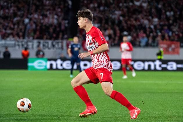 Noah Weisshaupt SC Freiburg, 07 on the ball, GER, SC Freiburg vs FK TSC Backa Topola, Football UEFA Europa League, Group A, Matchday 4, Season 2023 2024, 09 11 2023 GER, SC Freiburg vs FK TSC Backa Topola, Football UEFA Europa League, Group A, Matchday 4, Season 2023 2024, 09 11 2023 Freiburg Copyright: xEibner-Pressefoto Memmlerx EP_MMR
