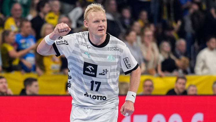 Patrick Wiencek THW, 17 , player of THW Kiel, celebrates a goal, cheer, cheering, goal celebration, celebrate the goal, goal, celebration, cheering about the goal, optimistic, game scene, highlight, single picture, action, action, 12 11 2023, Mannheim Germany , Handball, Bundesliga, Rhein Neckar Löwen THW Kiel xozx