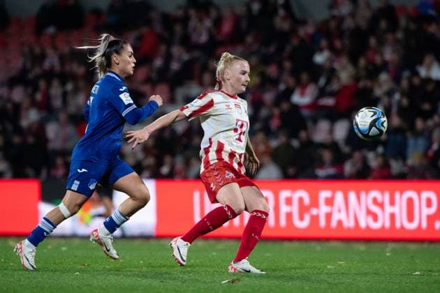 Ereleta Memeti TSG Hoffenheim, 07 in duel with Laura Vogt FC Koeln, 08 , GER, FC Koeln vs TSG 1899 Hoffenheim, Fußball Google Pixel Frauen Bundesliga, 7 Spieltag, Saison 2023 2024, 13 11 2023 DFB regulations prohibit any use of photographs as image sequences and or quasi video GER, FC Koeln vs TSG 1899 Hoffenheim, Fussball Google Pixel Frauen Bundesliga, 7 Spieltag, Saison 2023 2024, 13 11 2023 Muenchen Copyright: xEibner-Pressefoto Memmlerx EP_MMR