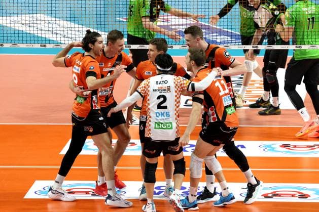 DEU, DVV, 1 VBL, BR Volleys vs Bitterfeld Wolfen, 15 11 2023, Max Schmeling Halle, Berlin, DEU, DVV, 1 VBL, BR Volleys vs Bitterfeld Wolfen, in the picture BR Volleys player circle Photo Juergen Engler nordphoto GmbH nordphotoxGmbHx xEngler nph00076