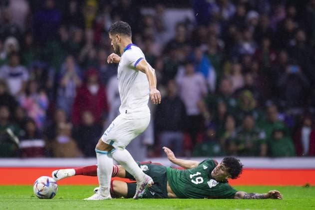 RECORD DATE NOT STATED CONCACAF NATIONS LEAGUE 2022-2023 Mexico vs Honduras CFV (L-R), Raul Santos of Honduras and Jorge Sanchez of Mexico during the game Mexican national team, Nationalteam (Mexico) vs Honduras, corresponding to the Quarterfinals second Leg of the Concacaf Nations League 2023-2024, at Azteca, on November 21, 2023. <br><br> (I-D), Raul Santos de Honduras y Jorge Sanchez de Mexico durante el partido Seleccion Nacional Mexicana (Mexico) vs Honduras, correspondiente a Cuartos de Final Vuelta de la Liga de Naciones de Concacaf 2023-2024, en el Estadio Azteca, el 21 de Noviembre de 2023. CIUDAD DE MEXICO CDMX MEXICO Copyright: xJosexLuisxMelgarejox 20231121231741_CNL_CFV_MEX_HON_SANCHEZ351