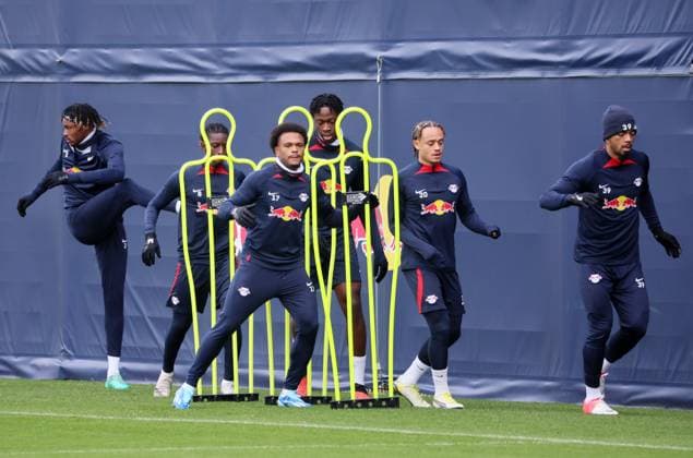 RB Leipzig training Champions League Leipzig, 27 11 2023, RB training center, UEFA Champions League , RB Leipzig final training the day before Manchester City vs RBL , In the picture from l Mohamed Simakan, Amadou Haidara, Lois Openda, El Chadaille Bitshiabu, Xavi Simons and Benjamin Henrichs all RB Leipzig , Picture Point