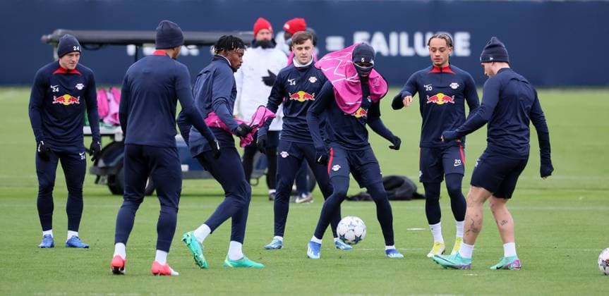 RB Leipzig training Champions League Leipzig, 27 11 2023, RB training center, UEFA Champions League , RB Leipzig final training the day before Manchester City vs RBL , In the picture Xaver Schlager, Benjamin Henrichs, Mohamed Simakan, Christoph Baumgartner, El Chadaille Bitshiabu, Xavi Simons and David Raum all RB Leipzig , Picture Point