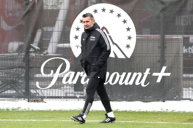 DEU, DFL, 1 FBL, 1 FC Union, Training, 28 11 2023, Stadion Alte Foersterei, Berlin, DEU, DFL, 1 FBL, 1 FC Union, Training, im Bild Cheftrainer Head Coach Nenad Bjelica 1 FC Union Berlin DFL regulations prohibit any use of Photographs as image sequences and or quasi video Foto Juergen Engler nordphoto GmbH nordphotoxGmbHx xEngler nph00076