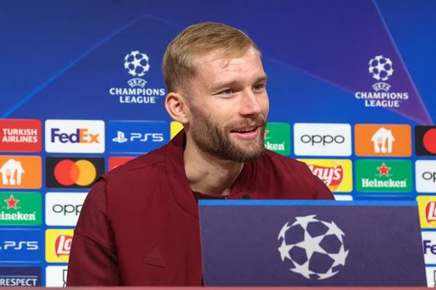 Konrad Laimer FC Bayern Muenchen, 27 at the press conference, laughs, looks friendly, International Press Conference FC Bayern Muenchen, Football, UEFA Champions League, Preliminary Round, Matchday 5, Season 23 24, 28 11 2023 , International Press Conference FC Bayern Muenchen, Football, UEFA Champions League, Preliminary Round, Matchday 5, Season 23 24, 28 11 2023 Muenchen Copyright: xEibner-Pressefoto JennixMaulx EP_JML