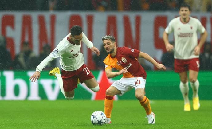 EDITORIAL USE ONLY No use with unauthorised audio, video, data, fixture lists, club league logos or live services. Online in-match use limited to 120 images, no video emulation. No use in betting, games or single club league player publications. Galatasaray v Manchester United, ManU UEFA Champions League, Group A, Football, RAMS Park, Istanbul, Turkiye - 29 Nov 2023 EDITORIAL USE ONLY No use with unauthorised audio, video, data, fixture lists, club league logos or live services. Online in-match use limited to 120 images, no video emulation. No use in betting, games or single club league player publications. Copyright: xKieranxMcManus Shutterstockx 14232507fe