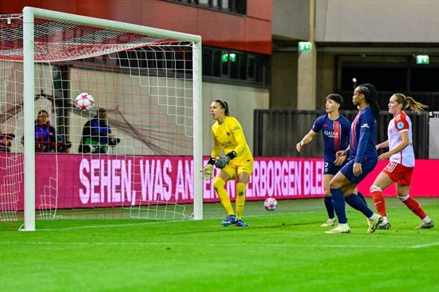 Giulia Gwinn FC Bayern Munich, FCB, 7 not pictured, not pictured scores 1 0, Constance Picaud Goalkeeper, Goalkeeper, PSG, 16 Elisa De Almeida PSG, 5 Marie Antoinette Katoto PSG, 9 and Sydney Lohmann FC Bayern Munich, FCB, 12 look after the ball, 30 01 2024, Munich Germany , Football, UEFA Womens Champions League, Group C, FC Bayern Munich Paris Saint Germain xslx