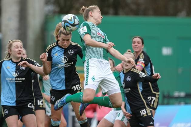from left Medina Desic 1 FC Nürnberg, 30 and Michelle Ulbrich SV Werder Bremen, 5 in header duel, header, duel, action, action, game scene, THE DFB REGULATIONS PROHIBIT ANY USE OF PHOTOGRAPHS AS IMAGE SEQUENCES AND OR QUASI VIDEO , 03 02 2024, Bremen Germany , Football, Google Pixel Womens Bundesliga, SV Werder Bremen 1 FC Nürnberg xobx