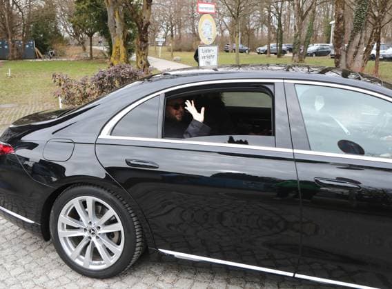 Munich, Germany 09 February 2024 Football, Men, 3 Liga, Season 2023 2024, TSV 1860 Munich, Grünwalder Strasse 114 In the picture Hasan Ismaik, majority shareholder at TSV 1860 Munich, Jordanian, lender at the training ground, here driving away, waving from the car