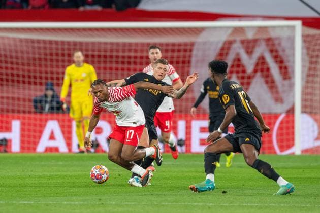 Football, Men, Season 2023 2024, UEFA Champions League Round of 16, First leg , RB Leipzig Real Madrid, v l Lois Openda RB Leipzig , Toni Kroos Real Madrid , Aurelien Tchouameni Real Madrid , 13 02 2024, Copyright: xSebastianxRäppold MatthiasxKochx