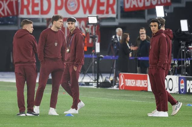 Player 1 SS Lazio Rome , Player 2 FC Bayern Muenchen , SS Lazio Rome vs Bayern Muenchen, Champions League, Round of 16, First leg, Season 2023 24, 14 02 2024, SS Lazio Rome vs Bayern Muenchen, Champions League, Round of 16, First leg, Season 2023 24, 14 02 2024, Rome Copyright: xEibner-Pressefoto JoergxNiebergax EP_EER