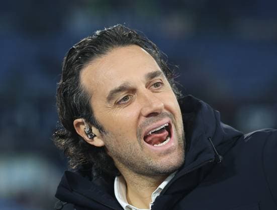 Ex Bayern player at the microphone on Italian television, Luca Toni, SS Lazio Rome vs Bayern Muenchen, Champions League, round of 16, first leg, 2023 24 season, 14 02 2024, SS Lazio Rome vs Bayern Muenchen, Champions League, round of 16, first leg, 2023 24 season, 14 02 2024, Rome Copyright: xEibner-Pressefoto JoergxNiebergax EP_EER
