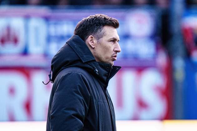 Soeren Gonther GER, Holstein Kiel vs FC St Pauli, Football, 2 Bundesliga, Matchday 23 Season 2023 2024, 23 02 2024 DFL REGULATIONS PROHIBIT ANY USE OF PHOTOGRAPHS AS IMAGE SEQUENCES AND OR QUASI VIDEO GER, Holstein Kiel vs FC St Pauli, Football, 2 Bundesliga, Matchday 23 Season 2023 2024, 23 02 2024 Kiel Copyright: xEibner-Pressefoto MarcelxvonxFehrnx EP_MFN