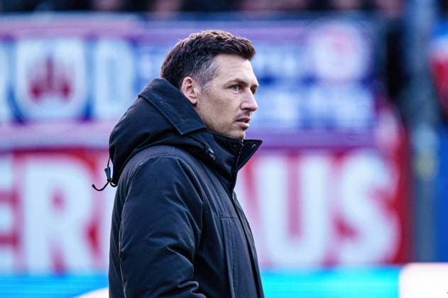 Soeren Gonther GER, Holstein Kiel vs FC St Pauli, Football, 2 Bundesliga, Matchday 23 Season 2023 2024, 23 02 2024 DFL REGULATIONS PROHIBIT ANY USE OF PHOTOGRAPHS AS IMAGE SEQUENCES AND OR QUASI VIDEO GER, Holstein Kiel vs FC St Pauli, Football, 2 Bundesliga, Matchday 23 Season 2023 2024, 23 02 2024 Kiel Copyright: xEibner-Pressefoto MarcelxvonxFehrnx EP_MFN