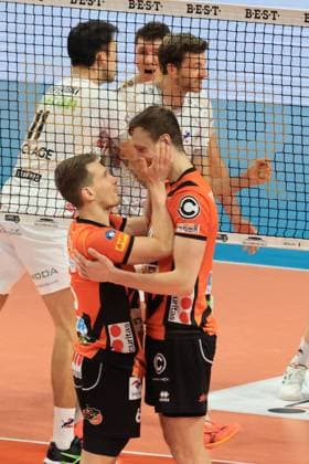 DEU, DVV, 1 VBL, BR Volleys vs SVG Lueneburg, 24 02 2024, Max Schmeling Halle, Berlin, DEU, DVV, 1 VBL, BR Volleys vs SVG Lueneburg, in the picture Johannes Tille BR Volleys 6 , Timo Tammemaa BR Volleys 4 , Lueneburg players photo Juergen Engler nordphoto GmbH nordphotoxGmbHx xEngler nph00076