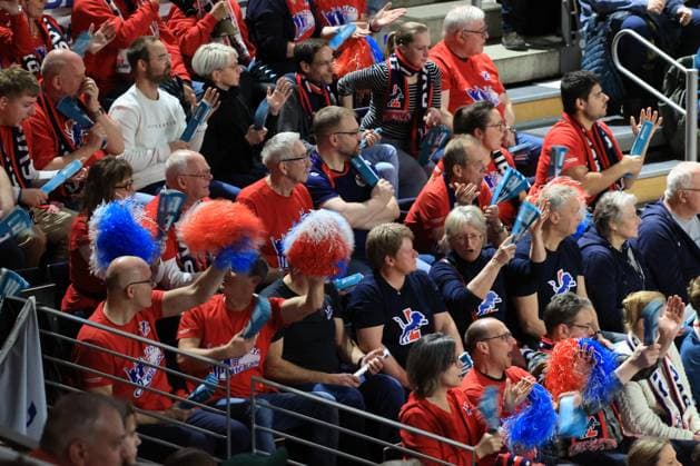 DEU, DVV, 1 VBL, BR Volleys vs SVG Lueneburg, 24 02 2024, Max Schmeling Halle, Berlin, DEU, DVV, 1 VBL, BR Volleys vs SVG Lueneburg, in the picture Lueneburg fan block photo Juergen Engler nordphoto GmbH nordphotoxGmbHx xEngler nph00076