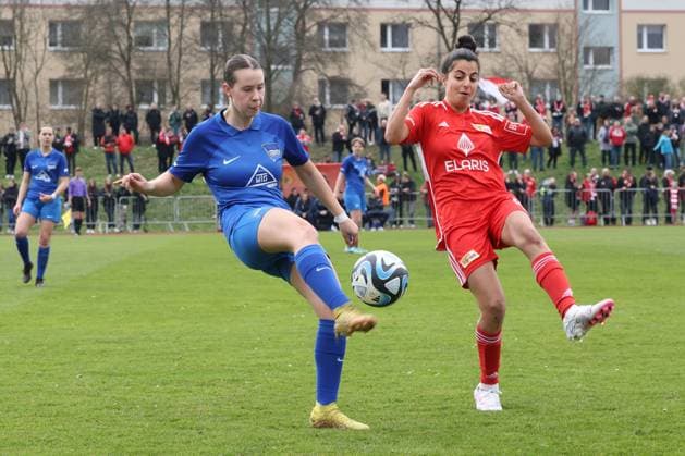 DEU, Pokal, 1FC Union vs Hertha BSC Frauen, 03 03 2024, Fritz Lesch Sportplatz, Berlin, DEU, Pokal, 1FC Union vs Hertha BSC Frauen, im Bild Sarah Abu Sabbah 1 FC Union Berlin 16 , NORA GIANNORI Hertha BSC Frauen 5 DFL regulations prohibit any use of Photographs as image sequences and or quasi video Foto Juergen Engler nordphoto GmbH nordphotoxGmbHx xEngler nph00076