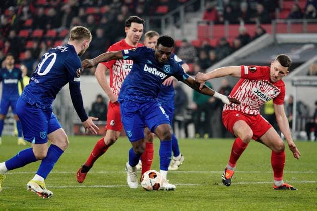 Mohammed Kudus of West Ham battles with Maximilian Eggestein of SC Freiburg Freiburg v West Ham United, UEFA Europa League, Round of 16, First Leg, Football, Stade Europa-Park, Freiburg, Germany - 07 Mar 2024 EDITORIAL USE ONLY No use with unauthorised audio, video, data, fixture lists, club league logos or live services. Online in-match use limited to 120 images, no video emulation. No use in betting, games or single club league player publications. Copyright: xDavexWinter Shutterstockx 14373670bp
