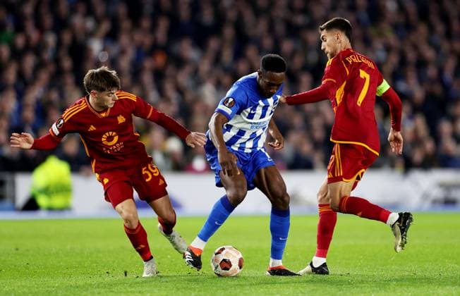 Danny Welbeck of Brighton & Hove Albion and Nicola Zalewski of Roma. Brighton & Hove Albion v Roma, UEFA Europa League, Round of 16, Second Leg, Football, American Express Community Stadium, Brighton, UK - 14 Mar 2024 EDITORIAL USE ONLY No use with unauthorised audio, video, data, fixture lists, club league logos or live services. Online in-match use limited to 120 images, no video emulation. No use in betting, games or single club league player publications. Copyright: xJamesxMarsh Shutterstockx 14385548ap