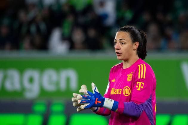 Maria Luisa Mala Grohs FC Bayern Muenchen, 22 , GER, VfL Wolfsburg vs FC Bayern Muenchen, Football Google Pixel Frauen Bundesliga, 17 Spieltag, Saison 2023 2024, 23 03 2024 DFB regulations prohibit any use of photographs as image sequences and or quasi video GER, VfL Wolfsburg vs FC Bayern Muenchen, Football Google Pixel Frauen Bundesliga, 17 Spieltag, Saison 2023 2024, 23 03 2024 Wolfsburg Copyright: xEibner-Pressefoto Memmlerx EP_MMR