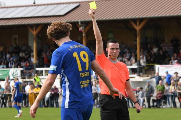 v li Francisco Lahora Referee , Ibish Ibishi 1 FC Düren, 19 , Yellow card, Warning, yellow card, 06 04 2024, Düren Germany , Soccer, Regionalliga West, 1 FC Düren FC Gütersloh xmhx