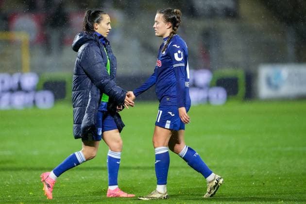 v li Marta Cazalla Garcia TSG, 15 , Mara Alber TSG, 11 , TSG 1899 Hoffenheim players, disappointed about the draw, only draw, disappointment after the final whistle, highlight, point loss, frustration, disappointed, pessimistic, 15 04 2024, Sinsheim Hoffenheim Germany , Football, Google Pixel Women Bundesliga, TSG 1899 Hoffenheim 1 FC Köln, DFB DFL REGULATES PROHIBIT ANY USE OF PHOTOGRAPHS AS IMAGE SEQUENCES AND OR QUASI VIDEO xozx