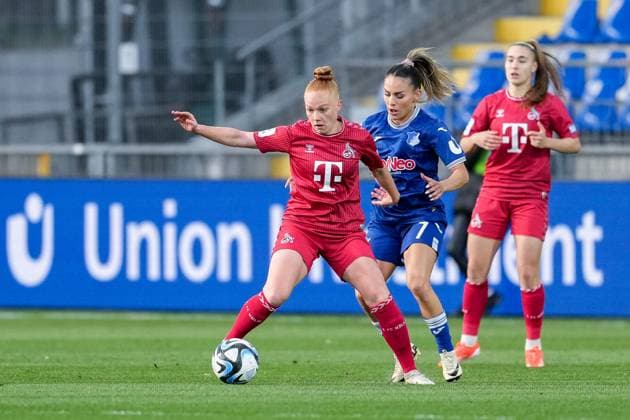 v li Laura Vogt Cologne, 8 , Ereleta Memeti TSG, 7 , Alena Bienz Cologne, 11 , duel, duel scene, duel, tackle, tackling, dynamics, action, action, 15 04 2024, Sinsheim Hoffenheim Germany , Football, Google Pixel Women Bundesliga, TSG 1899 Hoffenheim 1 FC Köln, DFB DFL REGULATIONS PROHIBIT ANY USE OF PHOTOGRAPHS AS IMAGE SEQUENCES AND OR QUASI VIDEO xozx