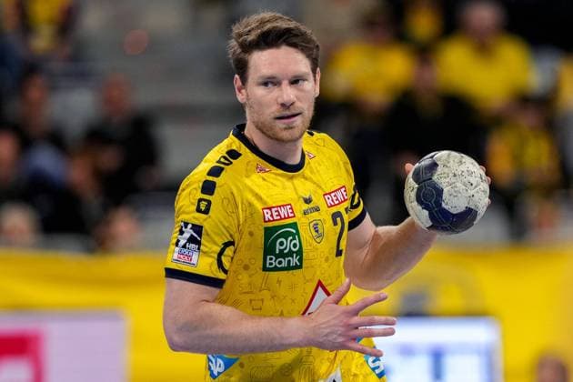Tobias Reichmann RNL, 27 , on the ball, single image, single photo, action, action, 18 04 2024, Mannheim Germany , Handball, Bundesliga, Rhein Neckar Löwen MT Melsungen xozx