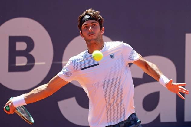 Barcelona Open Banc Sabadell 2024 Tomas Martin Etcheverry is playing against Cameron Norrie in the quarterfinals of the Barcelona Open Banc Sabadell, the 71st Conde de Godo Trophy, at the Real Club de Tennis Barcelona 1899 in Barcelona, Spain, on April 19, 2024. Barcelona Spain Copyright: xUrbanandsportx originalFilename:urbanandsport-barcelon240419_npgAO