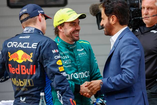 ALONSO Fernando (spa), Aston Martin F1 Team AMR24, portrait, BEN SULAYEM Mohammed (uae), President of the FIA, portrait, VERSTAPPEN Max (ned), Red Bull Racing RB20, portrait during the Formula 1 Lenovo Chinese Grand Prix 2024, 5th round of the 2024 Formula One World Championship, WM, Weltmeisterschaft from April 19 to 21, 2024 on the Shanghai International Circuit, in Shanghai, China - F1 - CHINESE GRAND PRIX 2024 DPPI Panoramic 09081