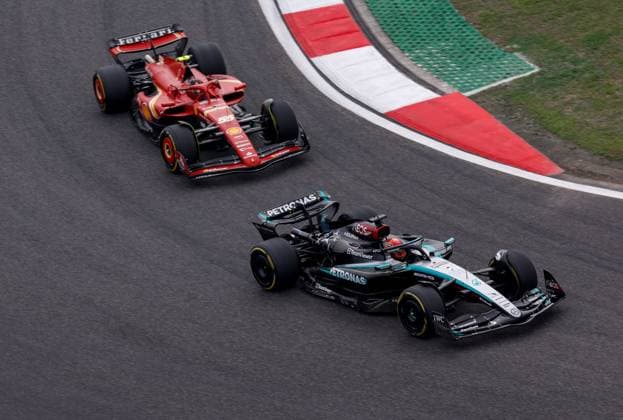 63 RUSSELL George (gbr), Mercedes AMG F1 Team W15, and 16 LECLERC Charles (mco), Scuderia Ferrari SF-24, action action during the Formula 1 Lenovo Chinese Grand Prix 2024, 5th round of the 2024 Formula One World Championship, WM, Weltmeisterschaft from April 19 to 21, 2024 on the Shanghai International Circuit, in Shanghai, China - F1 - CHINESE GRAND PRIX 2024 DPPI Panoramic 240421_R05_CHINA_DP_JK14811