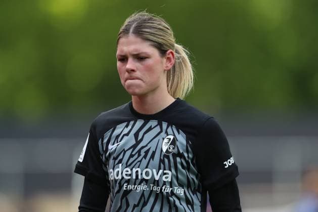 Eileen Campbell SC Freiburg ist enttaeuscht, Frauen Bundesliga, 1 FC Koeln SC Freiburg, Franz Kremer Stadion on April 21, 2024 in Cologne, Germany Photo by Oliver Kaelke DeFodi Images Eileen Campbell SC Freiburg looks dejected, Frauen Bundesliga, 1 FC Koeln SC Freiburg, Franz Kremer Stadion on April 21, 2024 in Cologne, Germany Photo by Oliver Kaelke DeFodi Images Defodi 678 2024 04 121 OK FCKSCF 1743 Defodi-678