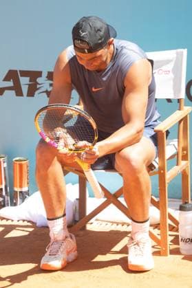 Rafa Nadal And Carlos Alcaraz Prepare For The Mutua Open - Madrid Rafa Nadal during his training for the Mutua Openon April 22, 2024, in Madrid (Spain). Photo by Jose Oliva Europa Press ABACAPRESS.COM Madrid Spain Copyright: xEuropaxPress ABACAx