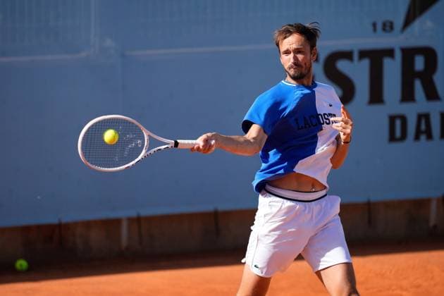 April 22, 2024, Madrid, Madrid, SPAIN: Daniil Medvedev of Russia practices during the Mutua Madrid Open 2024, ATP, Tennis Herren Masters 1000 and WTA, Tennis Damen 1000, tournament celebrated at Caja Magica on April 22, 2024 in Madrid, Spain. Madrid SPAIN - ZUMAa181 20240422_zaa_a181_231 Copyright: xOscarxJ.xBarrosox