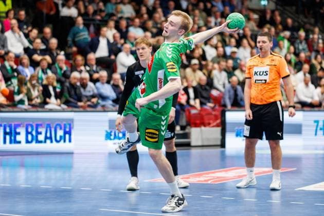 Florian Kranzmann GWD Minden, 05 on seven-meter 7-meter throw GER, GWD Minden vs VfL Eintracht Hagen, Handball, 2 Bundesliga, Matchday 29, Season 2023 2024, 22 04 2024 GER, GWD Minden vs VfL Eintracht Hagen, Handball, 2 Bundesliga, Matchday 29, Season 2023 2024, 22 04 2024 Luebbecke Copyright: xEibner-Pressefotox xJanxStrohdiekx EP_JSK