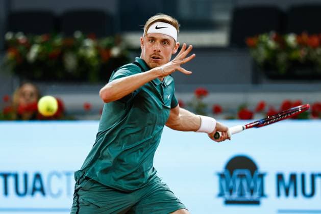 April 24, 2024, Madrid, Madrid, SPAIN: Denis Shapovalov of Canada in action against Facundo Diaz Acosta of Argentina during the Mutua Madrid Open 2024, ATP, Tennis Herren Masters 1000 and WTA, Tennis Damen 1000, tournament celebrated at Caja Magica on April 24, 2024 in Madrid, Spain. Madrid SPAIN - ZUMAa181 20240424_zaa_a181_131 Copyright: xIrinaxR.xHipolitox