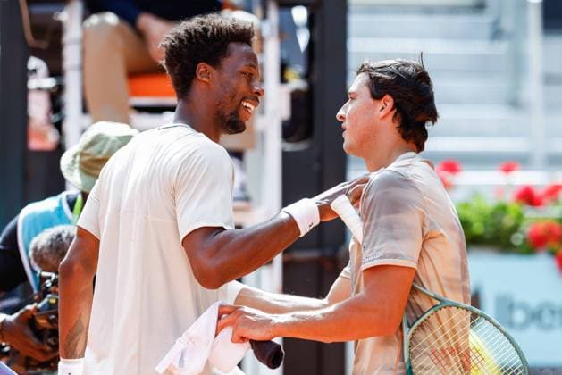 April 24, 2024, Madrid, Madrid, SPAIN: Gael Monfils of France and Luciano Darderi of Italy greet each other during the Mutua Madrid Open 2024, ATP, Tennis Herren Masters 1000 and WTA, Tennis Damen 1000, tournament celebrated at Caja Magica on April 24, 2024 in Madrid, Spain. Madrid SPAIN - ZUMAa181 20240424_zaa_a181_058 Copyright: xIrinaxR.xHipolitox
