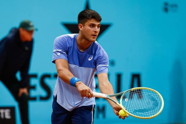 April 24, 2024, Madrid, Madrid, SPAIN: Pablo Llamas Ruiz of Spain in action against Lukas Klein of Slovakia during the Mutua Madrid Open 2024, ATP, Tennis Herren Masters 1000 and WTA, Tennis Damen 1000, tournament celebrated at Caja Magica on April 24, 2024 in Madrid, Spain. Madrid SPAIN - ZUMAa181 20240424_zaa_a181_114 Copyright: xIrinaxR.xHipolitox