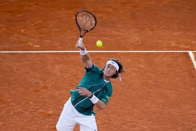 May 1, 2024, Madrid, Madrid, SPAIN: Andrey Rublev of Russia in action against Carlos Alcaraz of Spain during the Mutua Madrid Open 2024, ATP, Tennis Herren Masters 1000 and WTA, Tennis Damen 1000, tournament celebrated at Caja Magica on May 01, 2024 in Madrid, Spain. Madrid SPAIN - ZUMAa181 20240501_zaa_a181_050 Copyright: xOscarxJ.xBarrosox