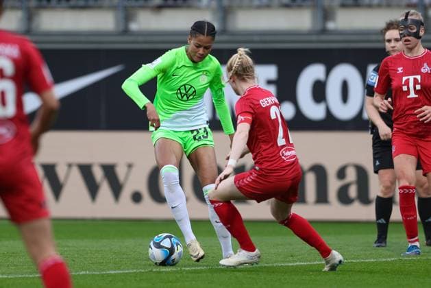 from left Sveindis Jonsdottir VfL Wolfsburg, 23 and Anna Gerhardt 1 FC Köln, 21 in a duel, dynamic, action, action, game scene, THE DFB REGULATIONS PROHIBIT ANY USE OF PHOTOGRAPHS AS IMAGE SEQUENCES AND OR QUASI VIDEO , 03 05 2024, Wolfsburg Germany , Football, Google Pixel Womens Bundesliga, VfL Wolfsburg 1 FC Köln xobx