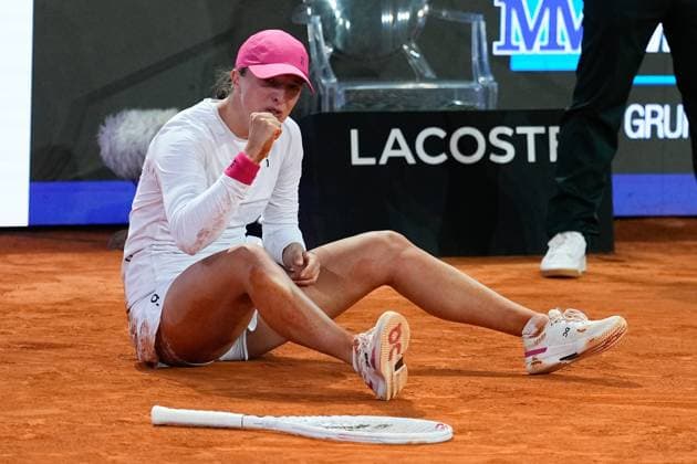 May 4, 2024, Madrid, Madrid, SPAIN: Iga Swiatek of Poland celebrates after winning against Aryna Sabalenka of Belarus during the WTA, Tennis Damen Singles Final of the Mutua Madrid Open 2024, ATP, Tennis Herren Masters 1000 and WTA 1000, tournament celebrated at Caja Magica on Mayo 04, 2024 in Madrid, Spain. Madrid SPAIN - ZUMAa181 20240504_zaa_a181_203 Copyright: xOscarxJ.xBarrosox
