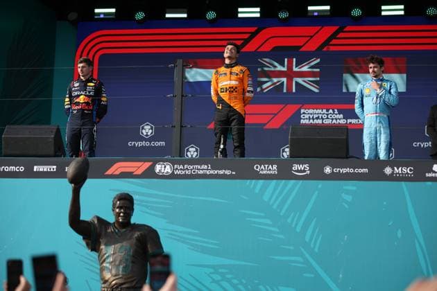 NORRIS Lando (gbr), McLaren F1 Team MCL38, portrait podium LECLERC Charles (mco), Scuderia Ferrari HP SF-24, portrait VERSTAPPEN Max (ned), Red Bull Racing RB20, portrait during the Formula 1 Crypto.com Miami Grand Prix 2024, 6th round of the 2024 Formula One World Championship, WM, Weltmeisterschaft from May 3 to 5, 2024 on the Miami International Autodrome, in Miami, United States of America - F1 - MIAMI GRAND PRIX 2024 DPPI Panoramic 240505_R06_MIAMI_DP_XB3_0189